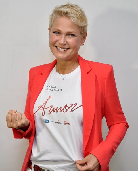 Ela também fundou a Fundação Xuxa Meneghel, que atua na promoção da educação e do desenvolvimento social de crianças e jovens em situação de vulnerabilidade.