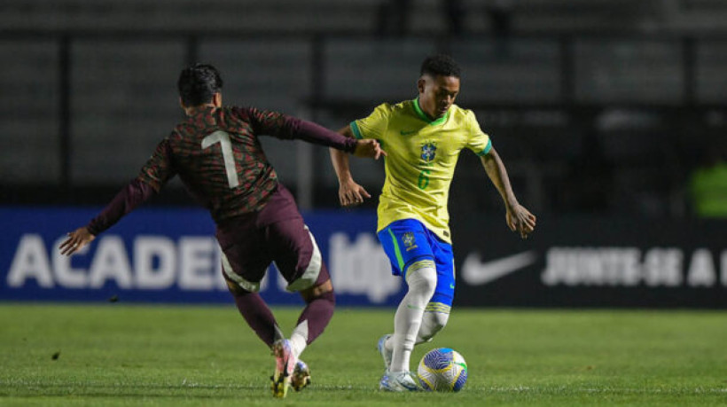 Após um primeiro tempo sofrível em São Januário, Arthur Dias e Rayan marcam em triunfo suado do time do técnico Ramon Menezes