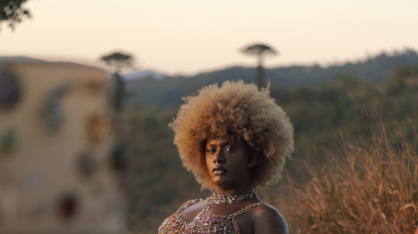 Liniker estreia turnê do álbum 