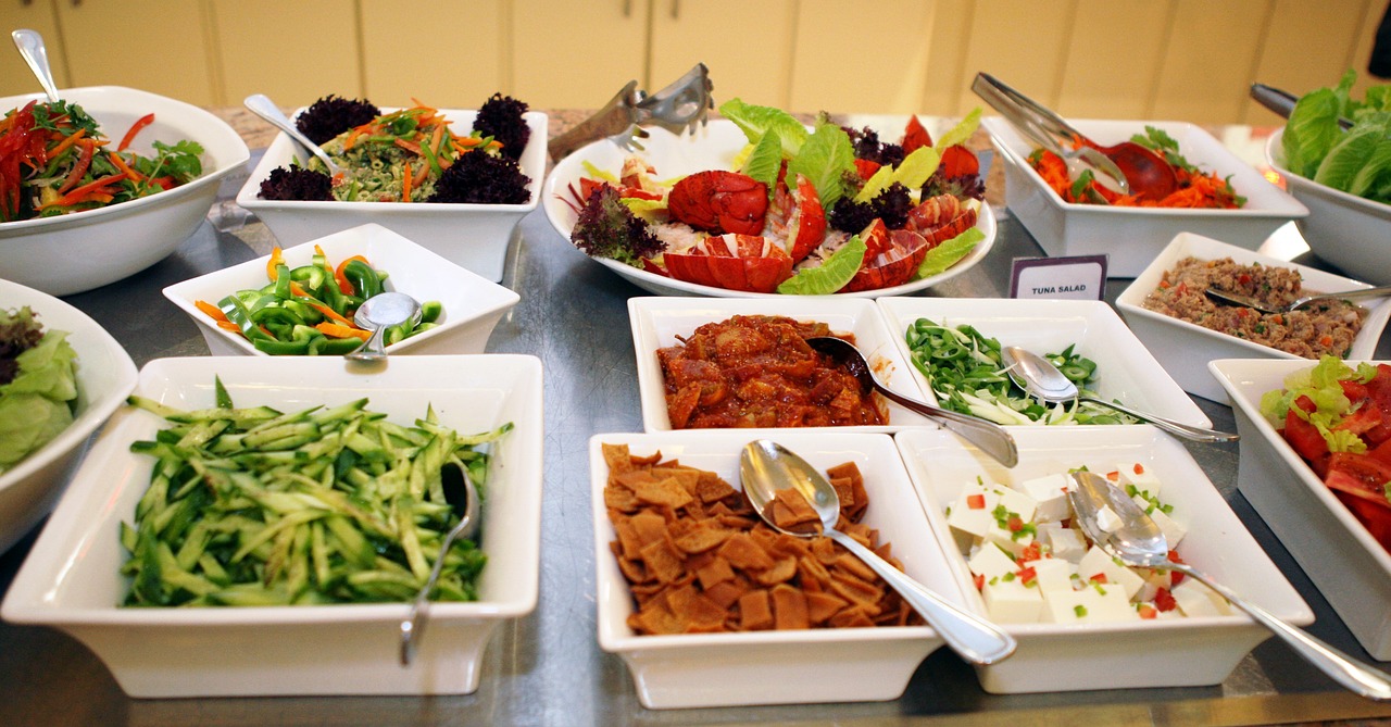 Alimentação Balanceada: Consuma alimentos ricos em água, como frutas e vegetais, que ajudam na hidratação.