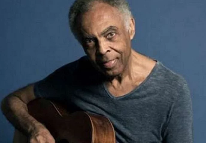 A situação de Gilberto Gil foi a mesma de Caetano, sendo preso durante o período militar.