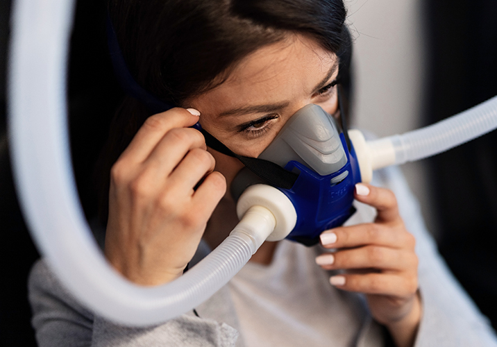 Alergias e Asma: As condições secas podem agravar sintomas de alergias e asma, já que o ar seco pode irritar as vias respiratórias