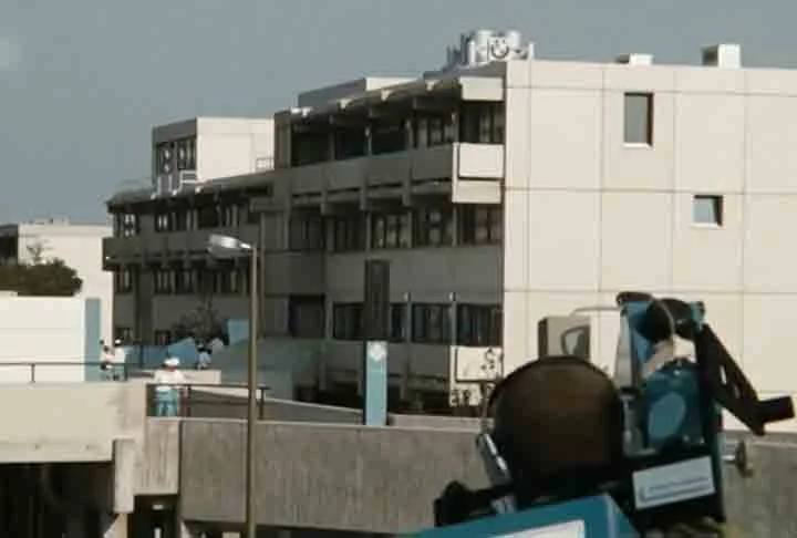 Em 5 de setembro de 1972, um grupo de oito terroristas palestinos, membros da organização chamada Setembro Negro, invadiu a Vila Olímpica e fez 11 membros da delegação israelense reféns.