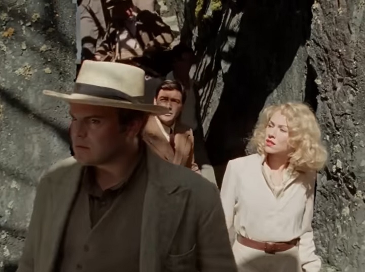 King Kong (2005): Dirigido por Peter Jackson, o filme é um remake do clássico de 1933 e segue a história de um cineasta, Carl Denham, que leva sua equipe e uma atriz, Ann Darrow, para uma ilha remota em busca de filmagens.