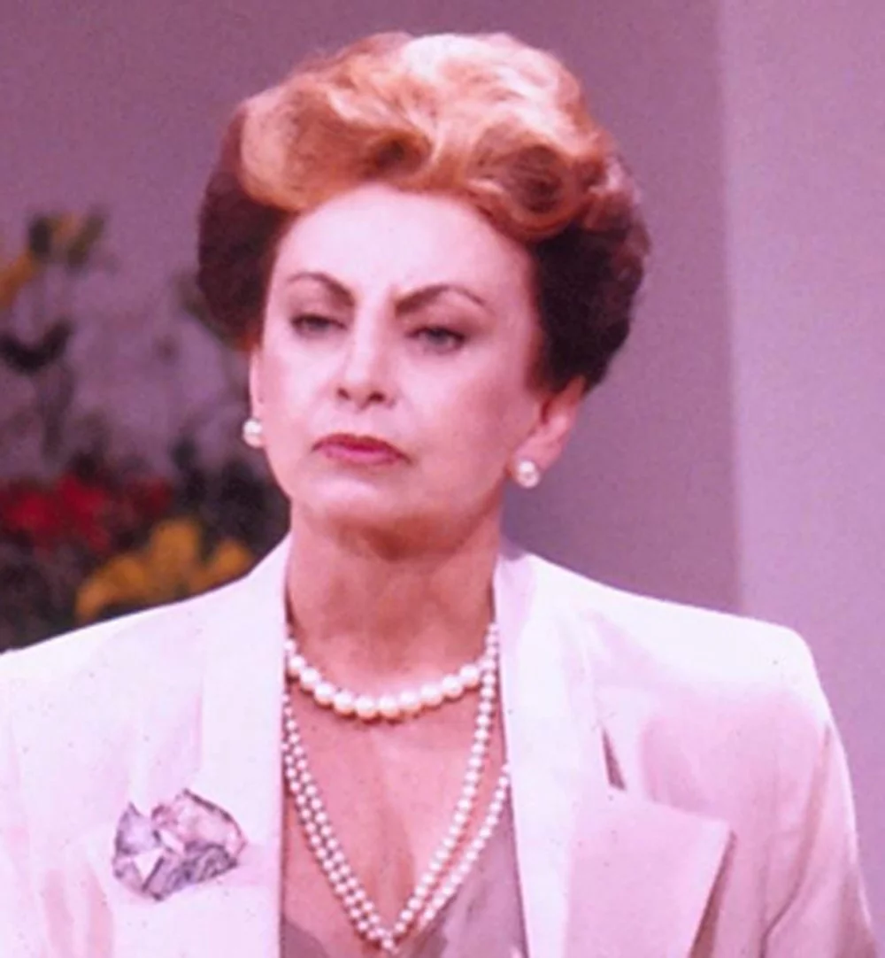 Apesar de quase 40 anos na Globo, Odete Roitman foi a personagem que marcou a carreira de Beatriz Segall. O assassinato da personagem envolveu o Brasil na tentativa de descobrir quem era o criminoso. Mistério desvendado no último capítulo: Leila (Cássia Kiss) era a assassina. 