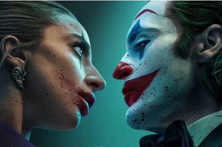 Um dos maiores jornais da Inglaterra, o The Independent, rasgou elogios aos atores protagonistas: “A atuação de Phoenix continua tocante e poderosa […] Gaga interpreta Harley com uma mistura de crueldade e magnetismo.”