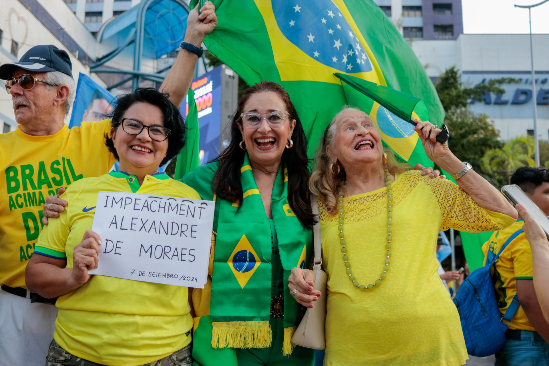 Manifestação de 7 de setembro contra Alexandre de Moraes na Praça Portugal, em Fortaleza