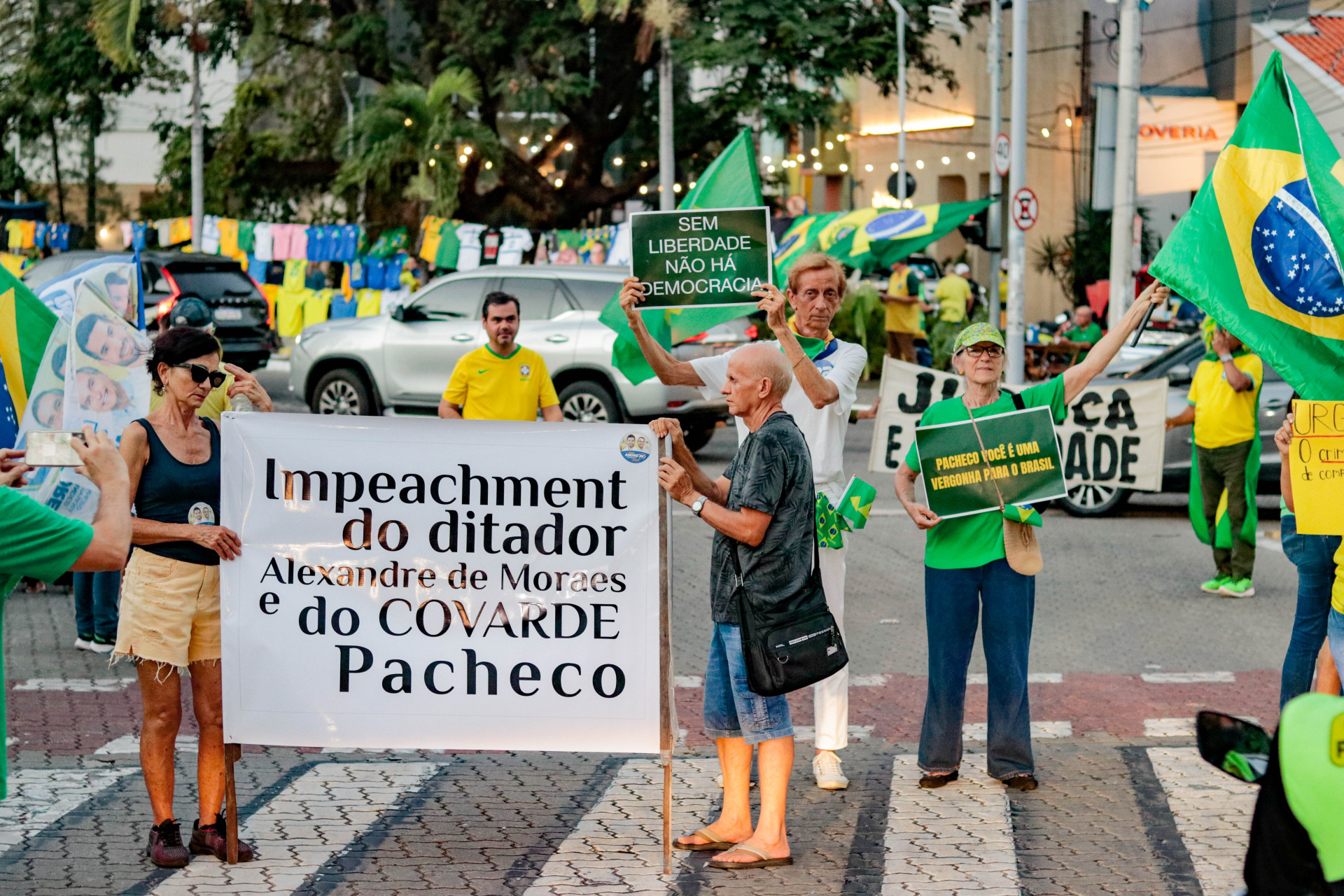 Manifestação de 7 de setembro contra Alexandre de Moraes na Praça Portugal, em Fortaleza