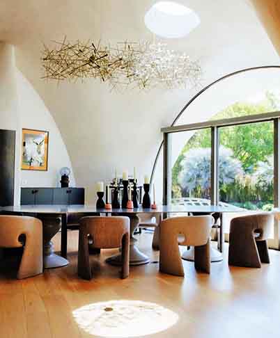 Morar numa casa em binishell combina com um estilo livre, em que o espaço é valorizado para dar liberdade dentro do imóvel.  