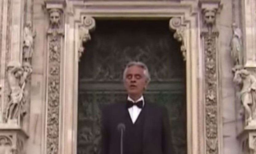 Em 12 de abril de 2020, Andrea Bocelli comoveu o mundo em uma apresentação em frente à Catedral de Milão. Com a pandemia de Covid-19 assombrando a humanidade, o cantor protagonizou o “Music for Hope”, que foi transmitido via streaming e chegou a ter 2,8 milhões de espectadores simultâneos. 
