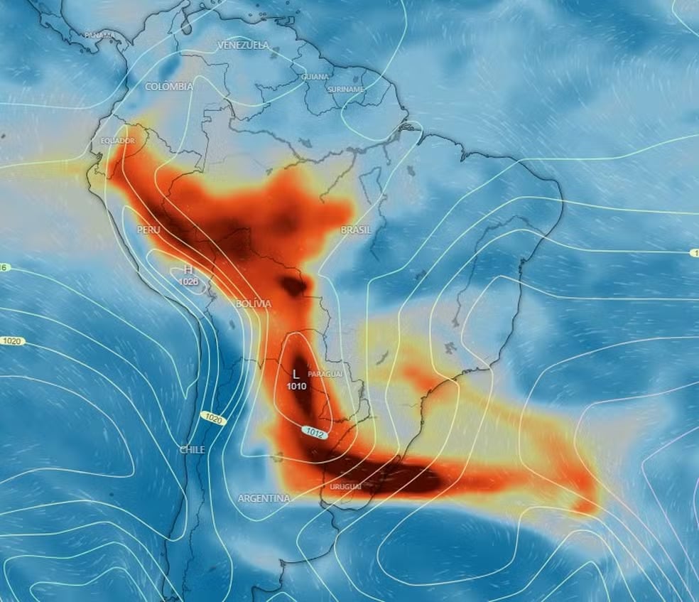 A previsão é de que as temperaturas continuem elevadas nas próximas semanas, com a persistência da massa de ar seco e a inibição da formação de chuvas.