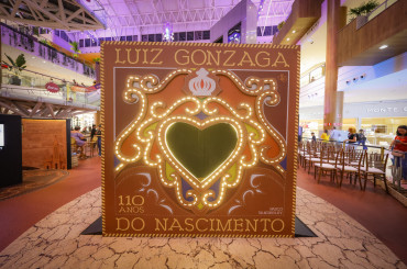 Exposição no Shopping RioMar Fortaleza marca os 110 anos do nascimento de Luiz Gonzaga Exposição no Shopping RioMar Fortaleza marca os 110 anos do nascimento de Luiz Gonzaga