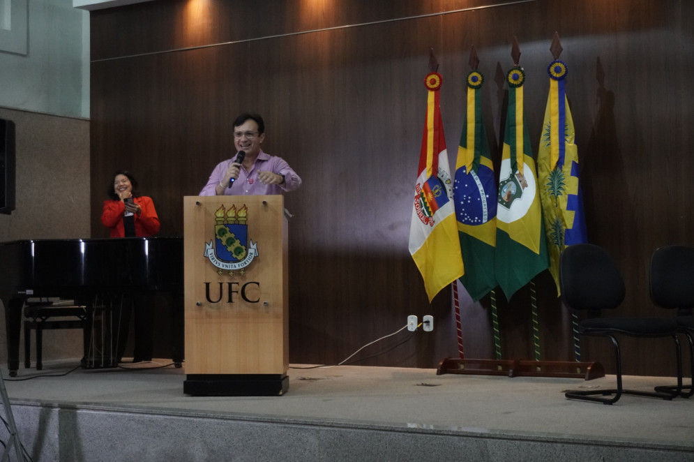 Cust&oacute;dio Almeida, reitor da UFC, anuncia expans&atilde;o da Universidade nos campi de Quixad&aacute;, Russas, Itapaj&eacute;, Crate&uacute;s e Sobral 
