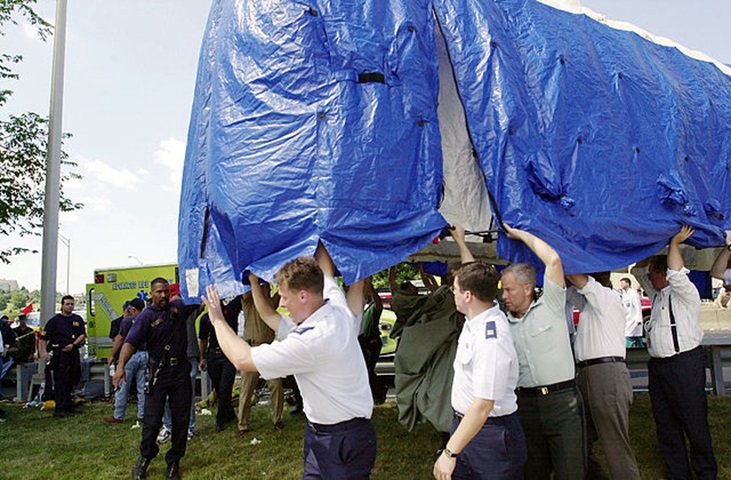 Entre militares e civis, o Pentágono tem cerca de 23 mil funcionários trabalhando no prédio. Além disso, tem cerca de 3 mil equipes de apoio trabalhando no local. 