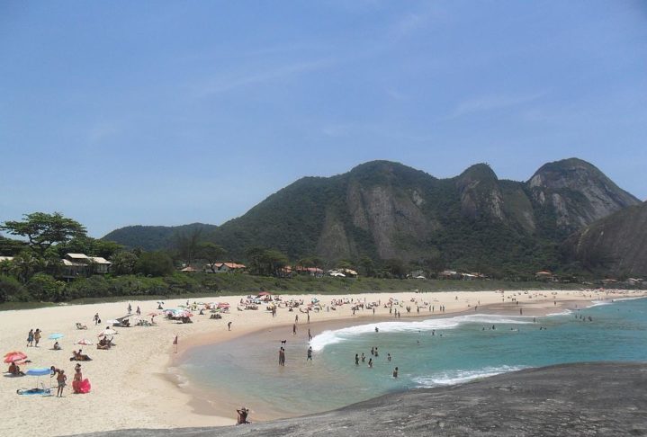 Praia de Itacoatiara (Niterói): Embora não fique no município do Rio de Janeiro, Itacoatiara é uma praia muito procurada por surfistas e amantes da natureza.