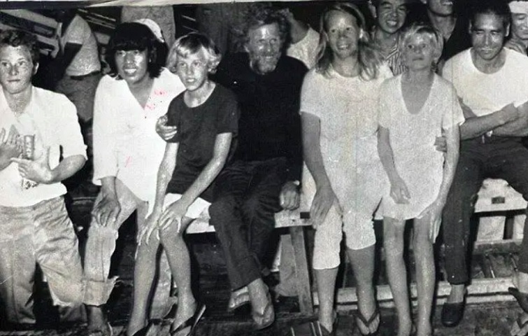 Alguns anos depois, Douglas lançou o livro A Última Viagem da Lucette, em que conta detalhadamente a história do naufrágio.