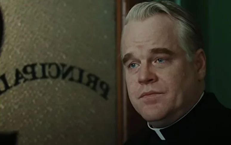 Philip Seymour Hoffmann - O ator americano tinha 46 anos quando morreu em 2014. Ele estava caído no banheiro com uma seringa no braço. O laudo apontou consumo de heroína, cocaína e tranquilizantes. 