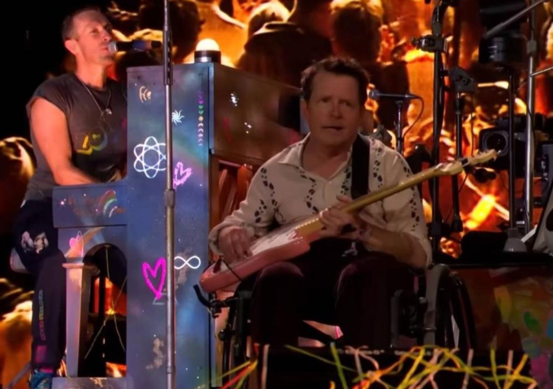 Foi no Festival Glastonbury. Michael tocou as músicas Fix You e Hymankind, em Somerset, e emocionou a plateia. Ele é ativista em defesa do tratamento contra o Mal de Parkinson desde que descobriu ser portador da doença, aos 29 anos. Ele usa cadeira de rodas para se locomover.