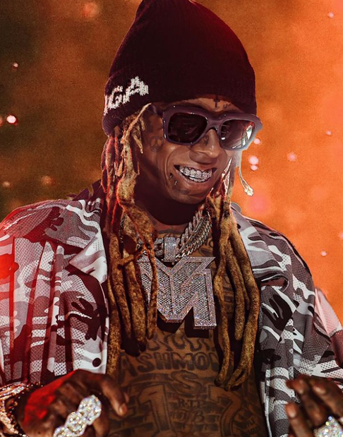 7º) Lil Wayne - Nascido em 27/09/1982 em Nova Orleans, na Louisiana (EUA). Sua carreira começou em 1991. 