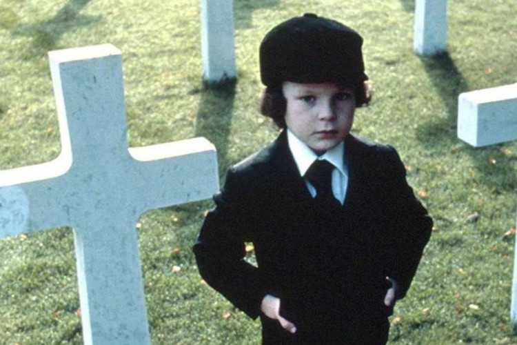 Com uma série de casos envolvendo a equipe do longa, 'A Profecia' é uma boa opção para assistir em uma sexta-feira,13