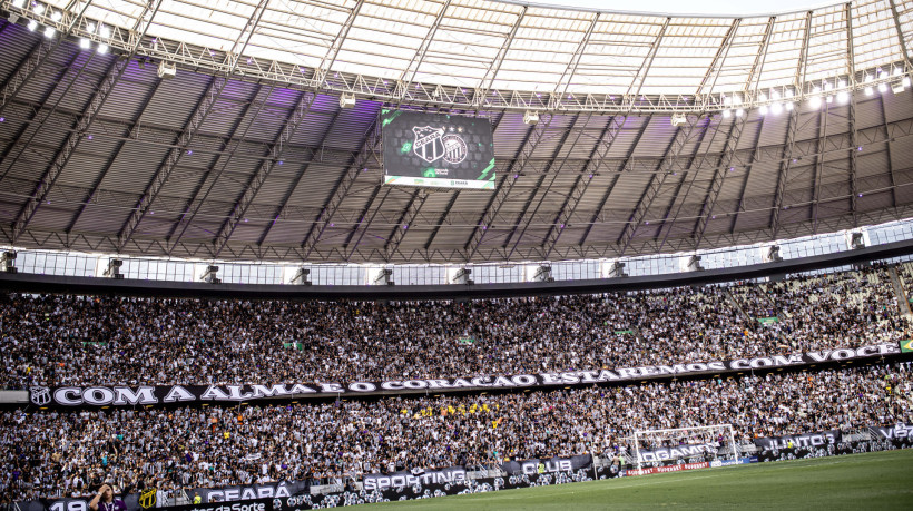 Torcida do Ceará no jogo Ceará x Operário, no Castelão, pelo Campeonato Brasileiro Série B 2024