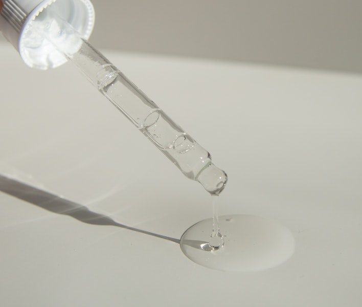 De acordo com o site Business Insider, apenas uma gota deste veneno custa cerca de US$ 130 (aproximadamente R$ 730). Isso significa que um galão deste líquido, equivalente a 3,8 litros, pode custar até US$ 39 milhões (R$ 219 milhões)!