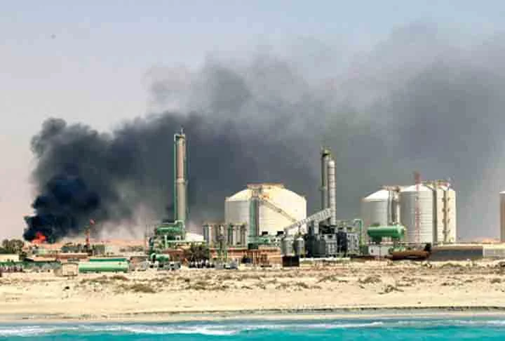 O oleoduto Aquifero, também conhecido como Oleoduto Sirte-Benghazi, transporta petróleo bruto da região de Sirte, onde estão localizados importantes campos petrolíferos, para o porto de Benghazi, no norte da Líbia.