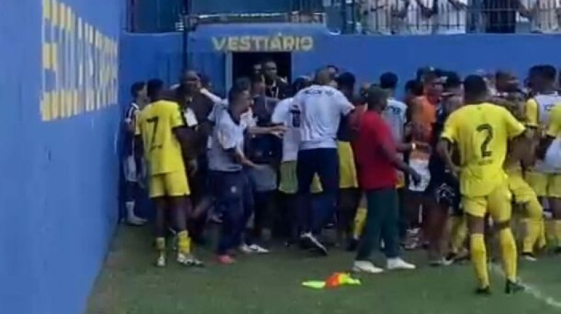 Gandula e volante do Madureira dizer que Arthur, do Tricolor o chamou de escravos duas vezes. Caso foi parar na delegacia