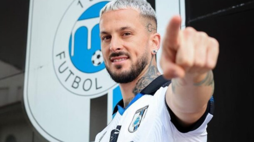 Centroavante retorna a pais onde já atuou por dois clubes da elite