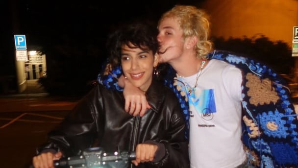 Participante do Camarote do BBB 26, Juliano Floss namora a cantora Marina Sena