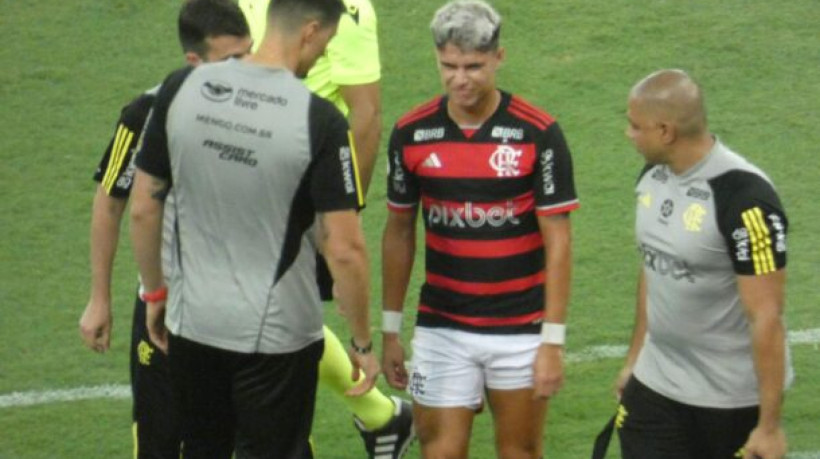 Atacante sofreu a contusão no joelho durante o clássico com o Vasco no Maracanã, no domingo