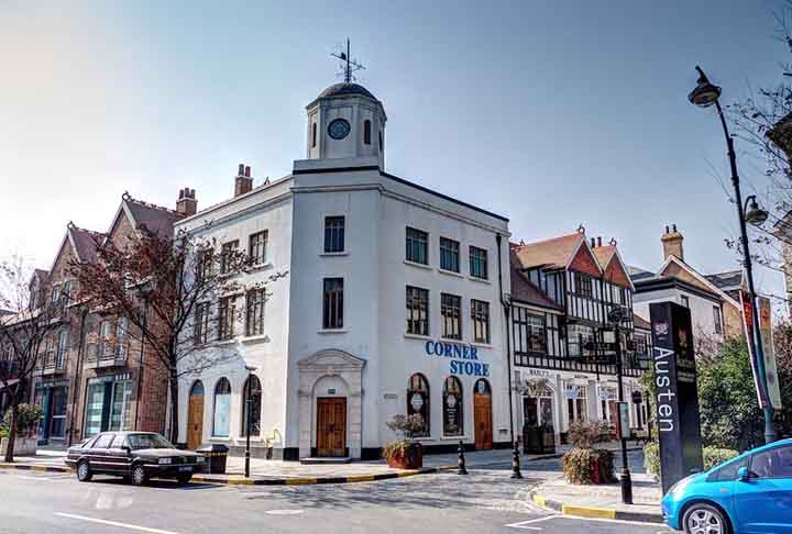 Devido aos preços elevados das casas, poucas pessoas escolheram morar lá, fazendo com que Thames Town também se tornasse uma das cidades abandonadas mais populares da China. 