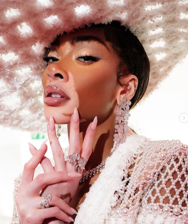 Winnie Harlow - Modelo canadense. Nascida em Mississauga, em 27/7/1994.