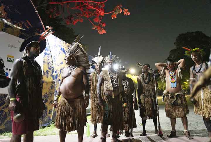 Desde aquela época, o povo Tupinambá manifesta resistência e coragem para viver em harmonia com a terra que abriga sua história e ancestralidade. Mesmo diante de todos os desmandos europeus nos séculos de colonização. 