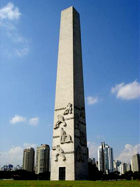 Obelisco do Ibirapuera - É um monumento funerário criado pelo arquiteto ítalo-brasileiro Galileo Ugo Emendabili, com 72m de altura. Abriga os corpos de estudantes mortos na Revolução Constitucionalista de 1932 e de outros 713 ex-combatentes.