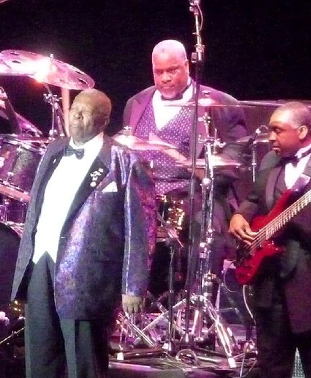 Além de ser um mestre da música, King foi uma voz importante para a comunidade afro-americana, destacando-se durante um período em que o blues se tornou uma forma de expressão para os desafios sociais e raciais nos Estados Unidos