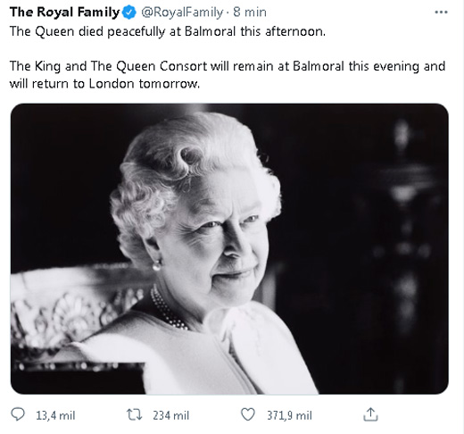 Elizabeth II morreu em uma quinta-feira, dia 08/09/2022, aos 96 anos. A informação na época foi divulgada na conta oficial da Família Real no Twitter (hoje X). 