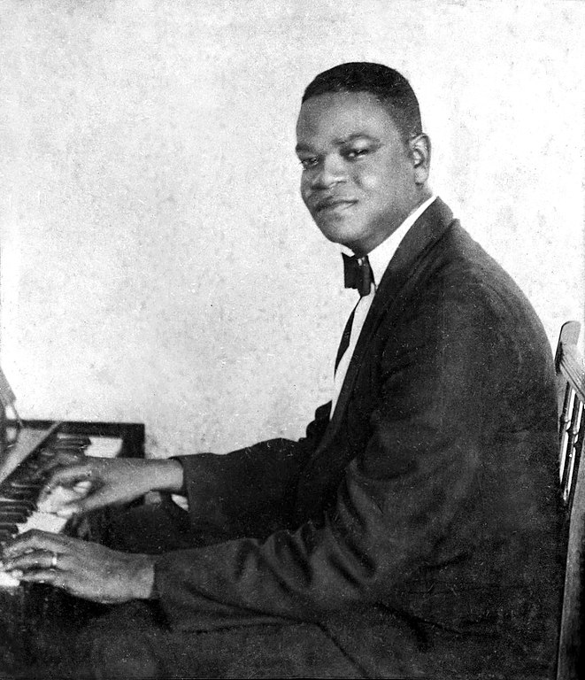 Pixinguinha: Considerado um dos maiores compositores e instrumentistas da história do choro, Pixinguinha é conhecido por clássicos como Carinhoso e Um a Zero.