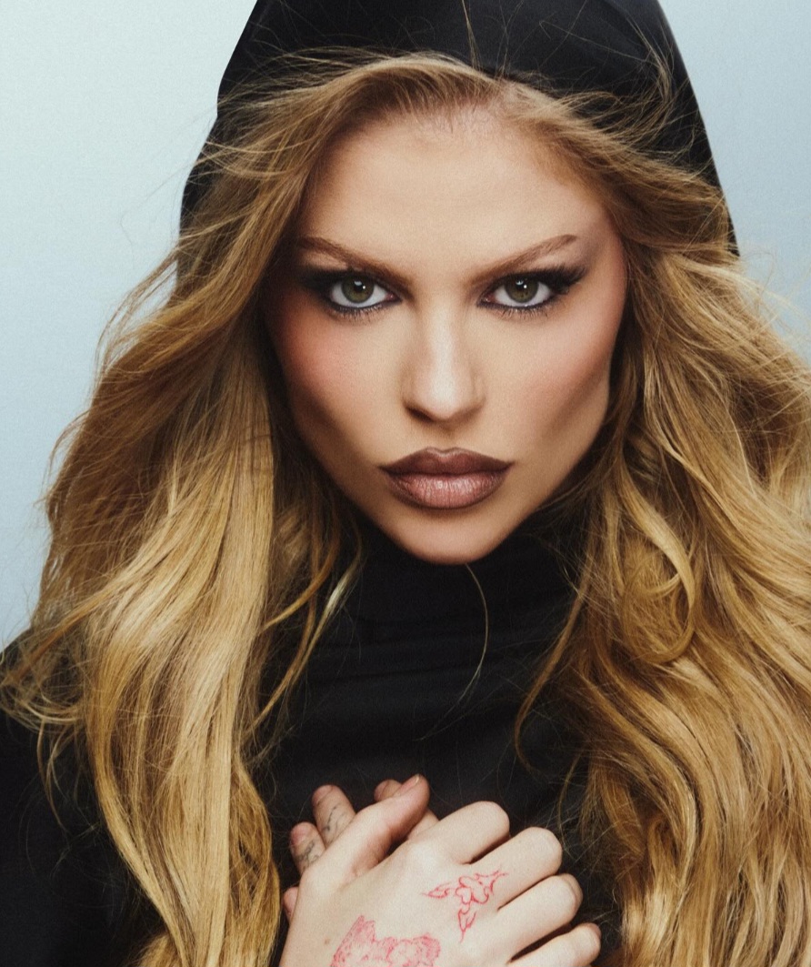 Luísa Sonza será uma das atrações do Palco Mundo do Rock in Rio no dia 22 de setembro. A cantora gaúcha já se apresentou no festival em 2022, porém o show foi no palco Sunset. 
