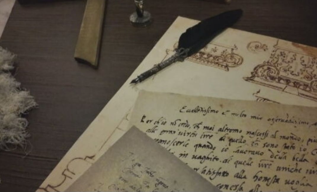 Ele também deixou cerca de 300 poemas que expressam sua espiritualidade, reflexões sobre a condição humana e o sofrimento, além de seu amor pela arte e sua busca pela perfeição. 



