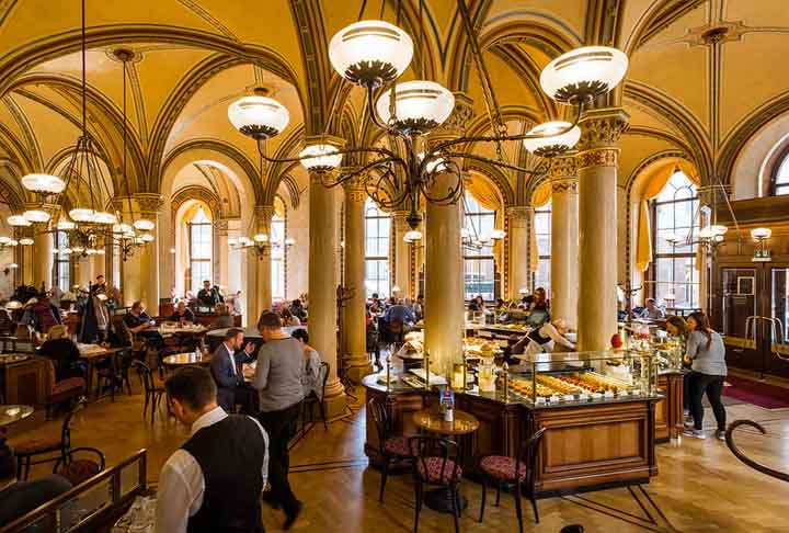 3ª lugar: Café Central, em Viena, na Áustria - Apfelstrudel.