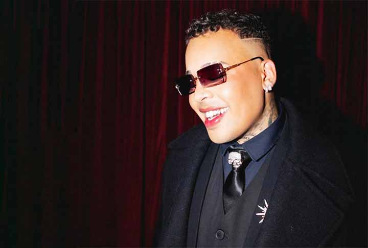 Em 2006, foi finalista do quadro de calouros Jovens Talentos, no Programa Raul Gil, pelo qual ganhou um convite para atuar na telenovela Bicho do Mato, na Record, como filho de Beatriz Segall, a terna Odete Roitman. 