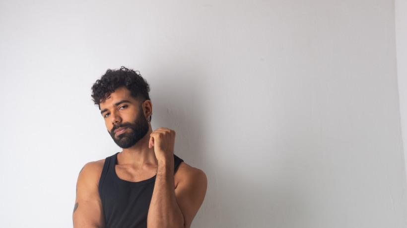 Cearense Danilo Castro descobriu na arte seu processo de autoconhecimento   (Foto: Marcelo Melo/ Divulgação )