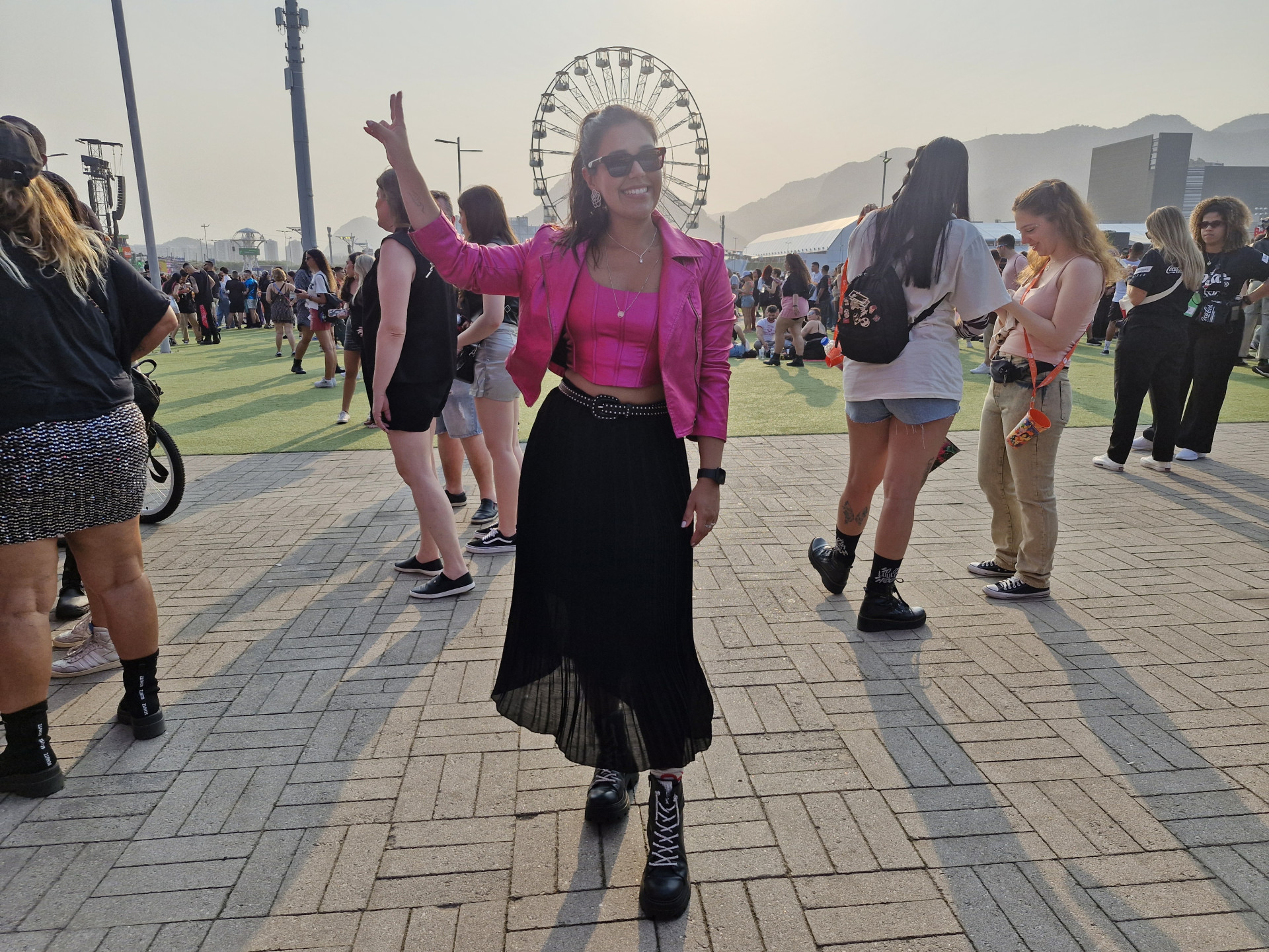 Look de Isadora Teixeira, 27, Brasília, para o Dia do Pop no Rock in Rio 2024