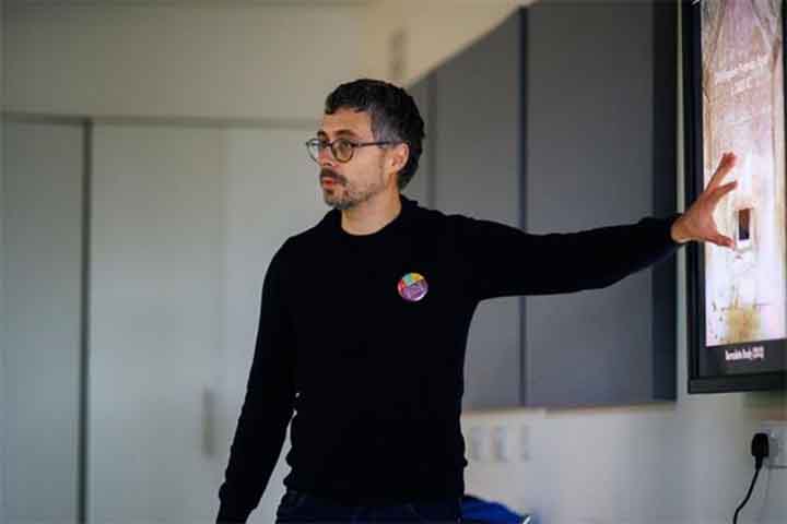 “O nascer da Lua muda a cada dia e se você acompanhar isso por um mês, notará que há um limite norte e um limite sul. Além dos quais a Lua nunca nasce (ou se põe)”, disse Fabio Silva, professor sênior de Modelagem Arqueológica na Universidade de Bournemouth.