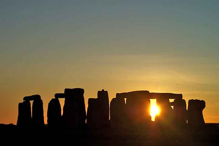 Embora a mudança na posição do satélite seja sutil, a estagnação lunar é difícil de interpretar, Ellington disse que acha que a ligação é plausível porque muitas pessoas antigas observavam o céu muito de perto.
