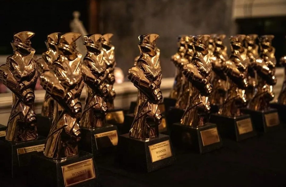 Também nos inspiramos com a água, as pedras que nascem na mesma, foram fundamentais para o projeto, principalmente para a área da piscina, informou o escritório em entrevista ao G1. 