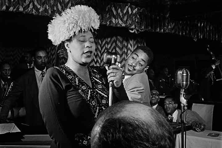 Ella Fitzgerald - No dia 15/6/ 1996, o mundo despediu-se da “primeira-dama da canção”. A lenda do jazz morreu aos 78 anos na sua casa, em Beverly Hills, Califórnia, de complicações da diabetes.
