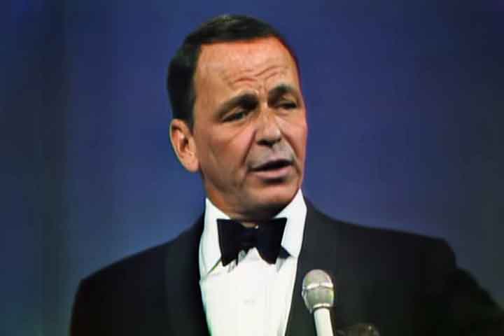 Frank Sinatra - Um dos artistas mais populares e influentes do século XX, vendeu mais de 150 milhões de discos transitando por diversos gêneros musicais, incluindo o jazz. 
