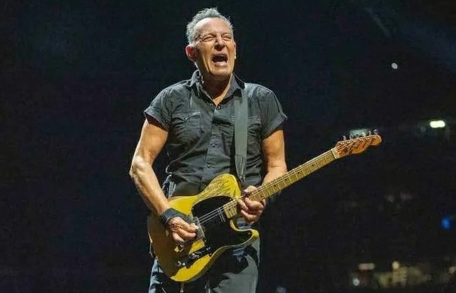 O cantor e compositor Bruce Springsteen completou 75 anos no dia 23 de setembro. Autor de sucessos como “Dancing in the Dark” e “Hungry Heart”, o astro do rock já vendeu mais de 150 milhões de discos. 
